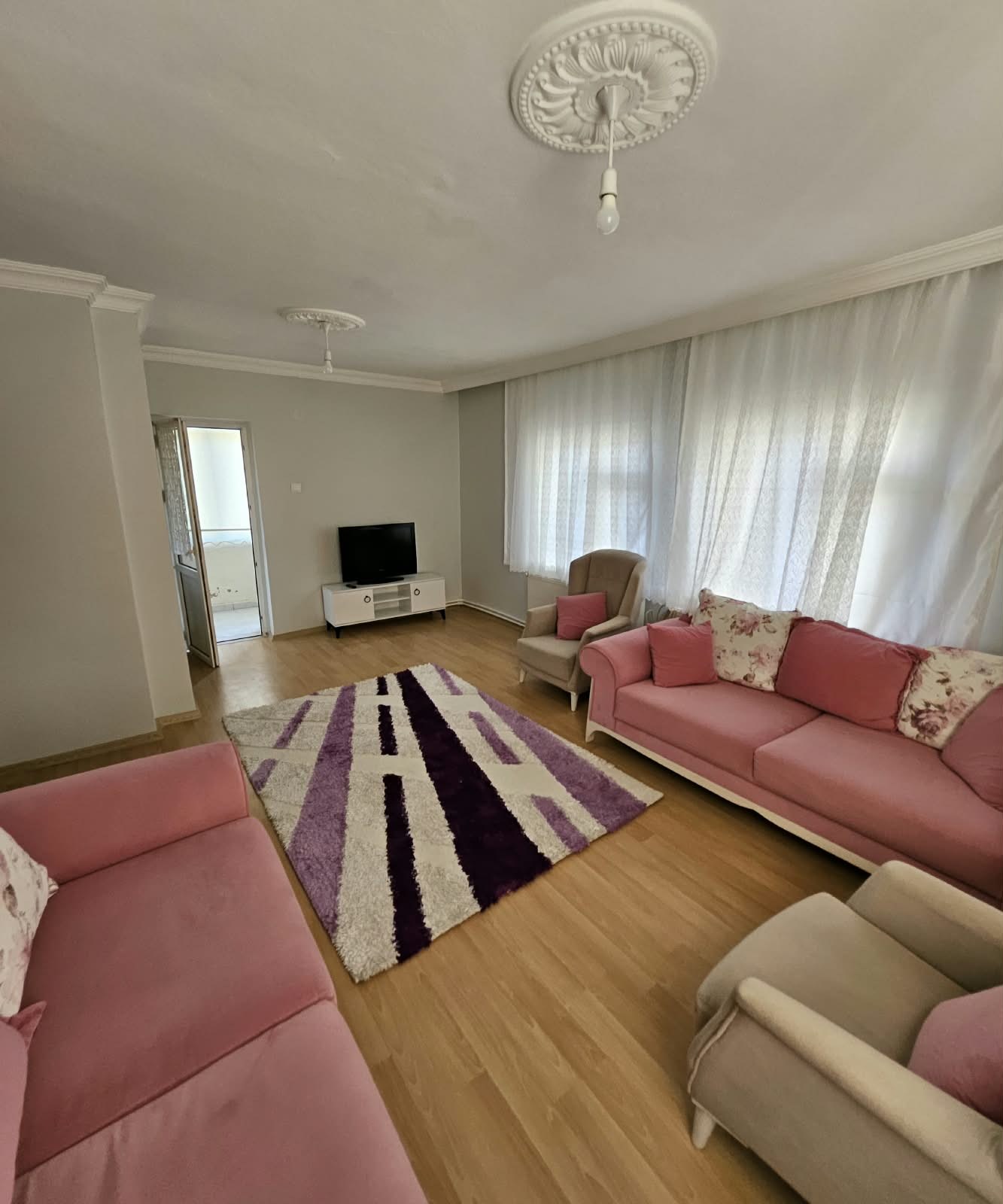 Üniversiteye Yürüme Mesafesinde,  Full Eşyalı 2+1 Ferah Daire