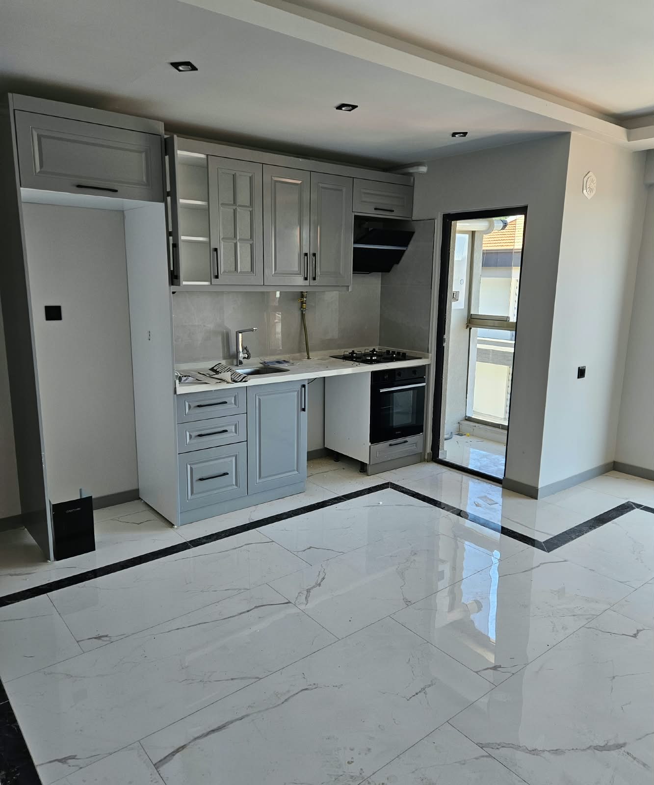 Nar Suit’te Şehrin Kalbinde, Kapanmaz Manzaralı Sıfır 2+0 Lüks Daire ek görünüm