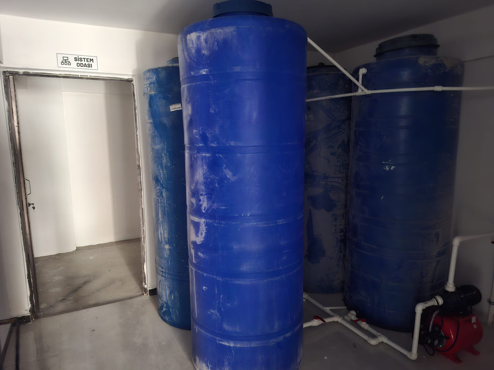 MERKEZDE, KAPALI OTOPARKLI SIFIR 1+1 iç mekân